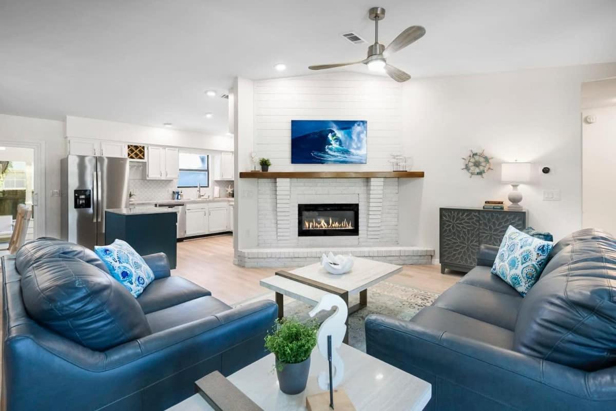 The St Augusdream Renovated Beach House Sleeps 8 Walk To Beach Сейнт-Огастін Екстер'єр фото